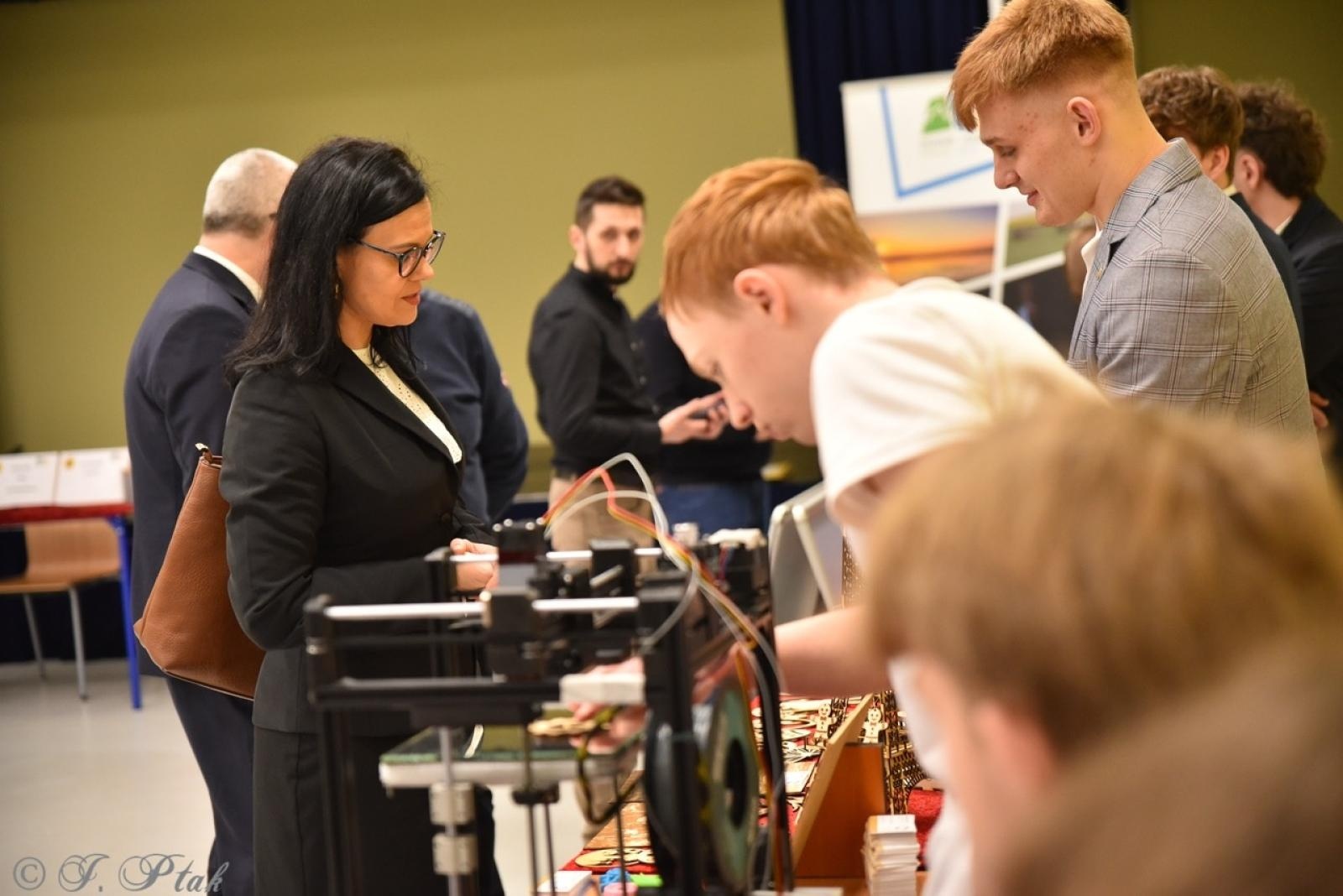 Zdjęcie w galerii na portalu naszraciborz.pl: Konkurs prac uczniowskich w Mechaniku – innowacyjne pomysły młodych techników wiadomości z regionu