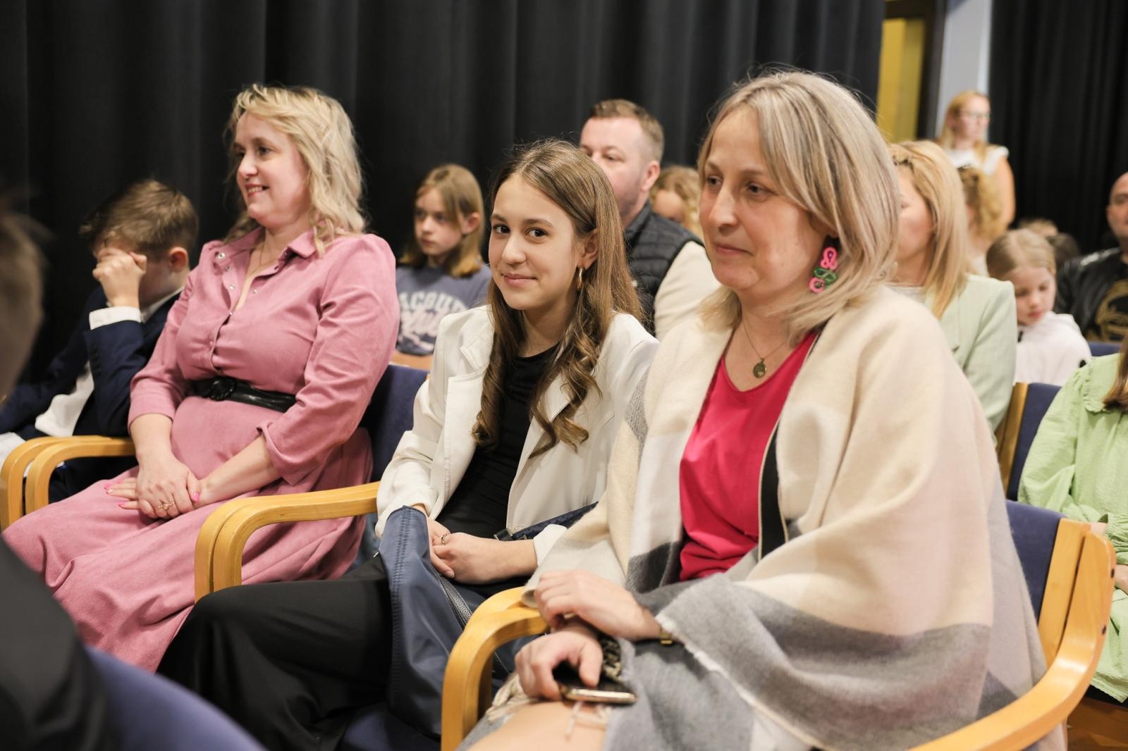 Zdjęcie w galerii na portalu naszraciborz.pl: Za nami eliminacje powiatowe konkursu recytatorskiego Mały OKR 2025 wiadomości z regionu