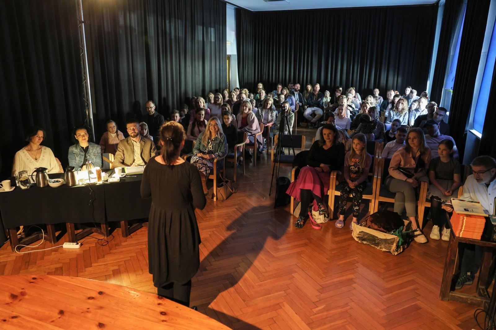 Zdjęcie w galerii na portalu naszraciborz.pl: Za nami eliminacje powiatowe konkursu recytatorskiego Mały OKR 2025 wiadomości z regionu