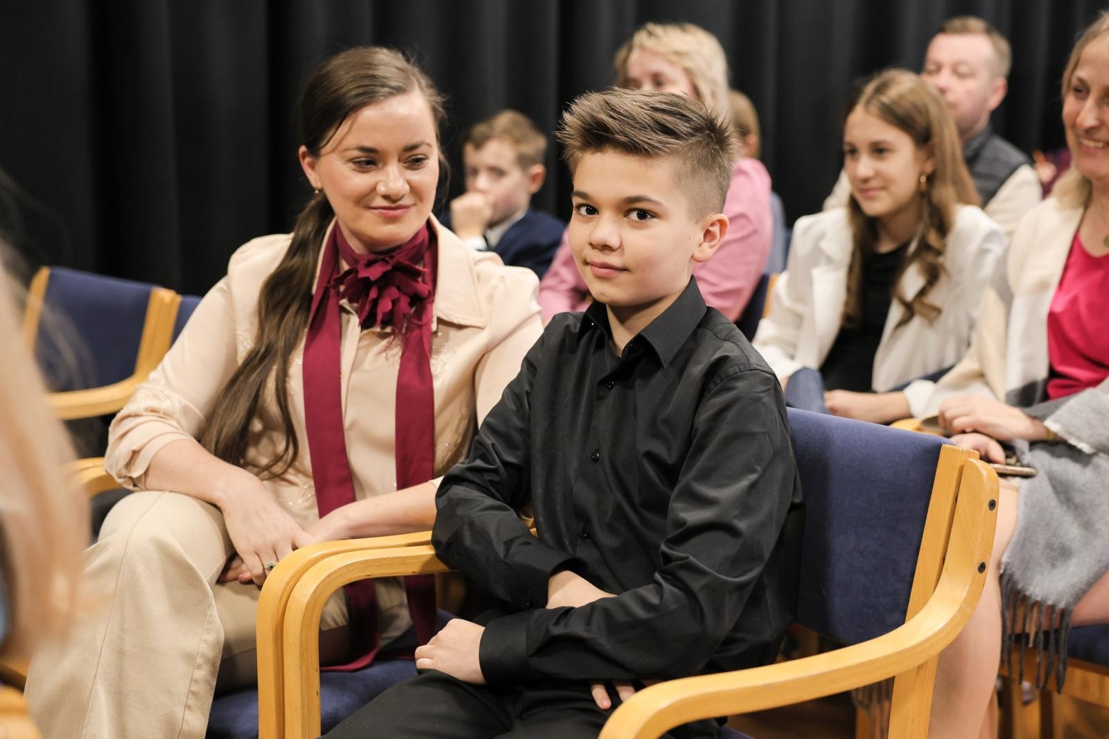 Zdjęcie w galerii na portalu naszraciborz.pl: Za nami eliminacje powiatowe konkursu recytatorskiego Mały OKR 2025 wiadomości z regionu