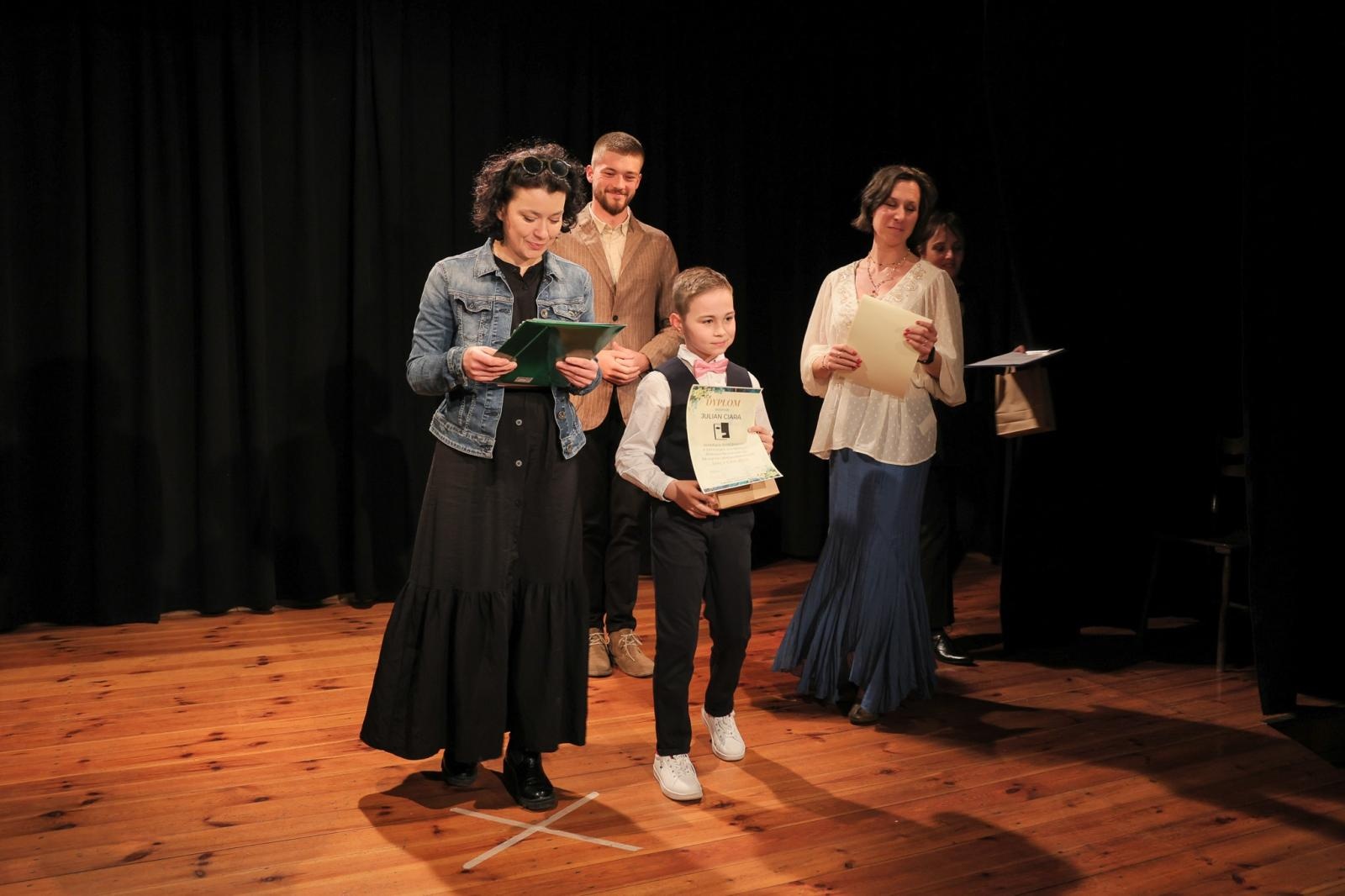 Zdjęcie w galerii na portalu naszraciborz.pl: Za nami eliminacje powiatowe konkursu recytatorskiego Mały OKR 2025 wiadomości z regionu