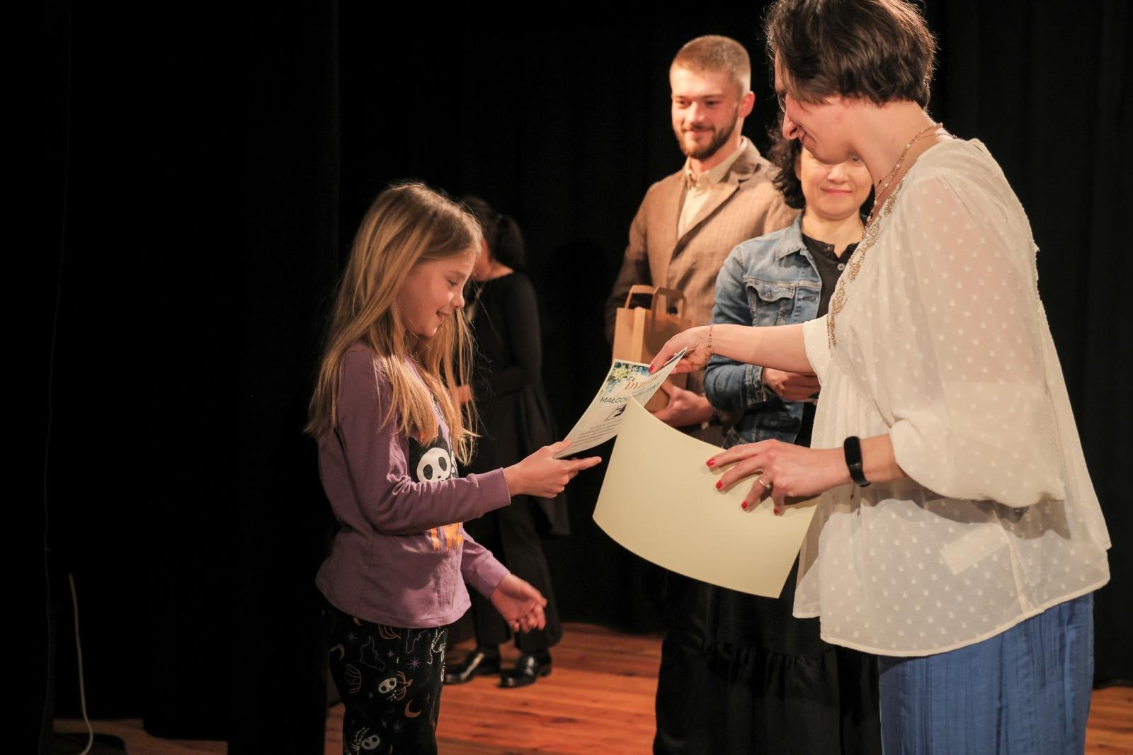 Zdjęcie w galerii na portalu naszraciborz.pl: Za nami eliminacje powiatowe konkursu recytatorskiego Mały OKR 2025 wiadomości z regionu