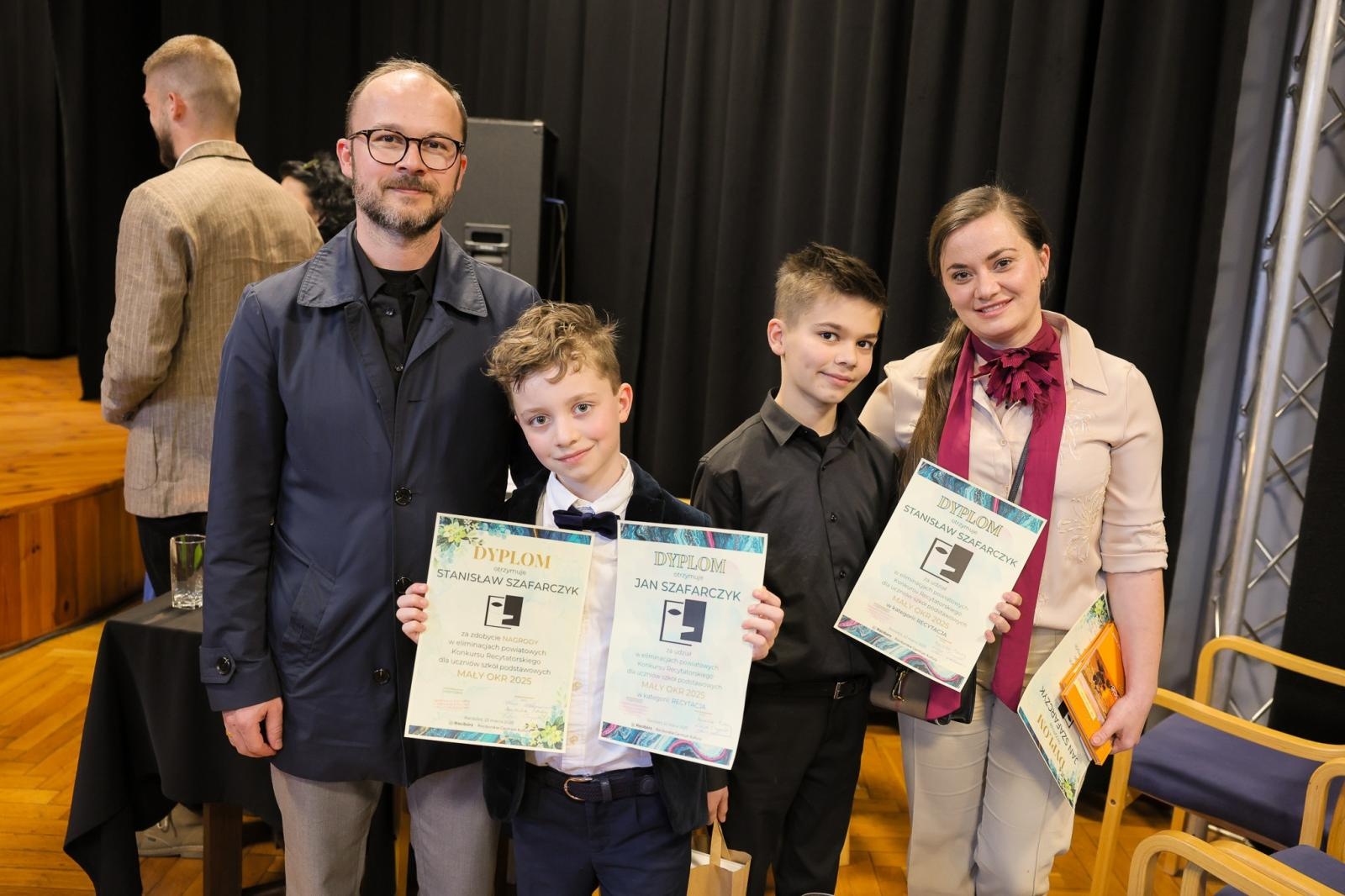 Zdjęcie w galerii na portalu naszraciborz.pl: Za nami eliminacje powiatowe konkursu recytatorskiego Mały OKR 2025 wiadomości z regionu