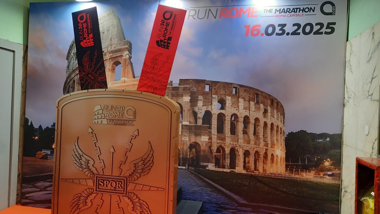 Zdjęcie w galerii na portalu naszraciborz.pl: Nauczycielka z rudnickiej szkoły przebiegła maraton w Rzymie wiadomości z regionu