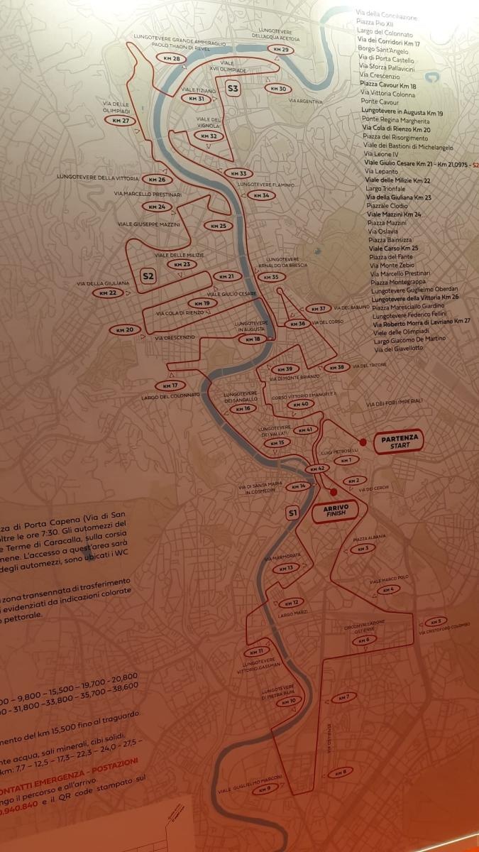 Zdjęcie w galerii na portalu naszraciborz.pl: Nauczycielka z rudnickiej szkoły przebiegła maraton w Rzymie wiadomości z regionu