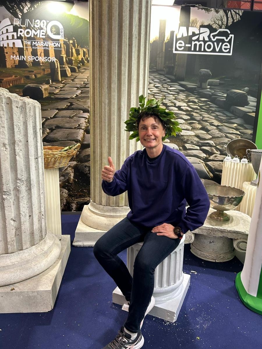 Zdjęcie w galerii na portalu naszraciborz.pl: Nauczycielka z rudnickiej szkoły przebiegła maraton w Rzymie wiadomości z regionu