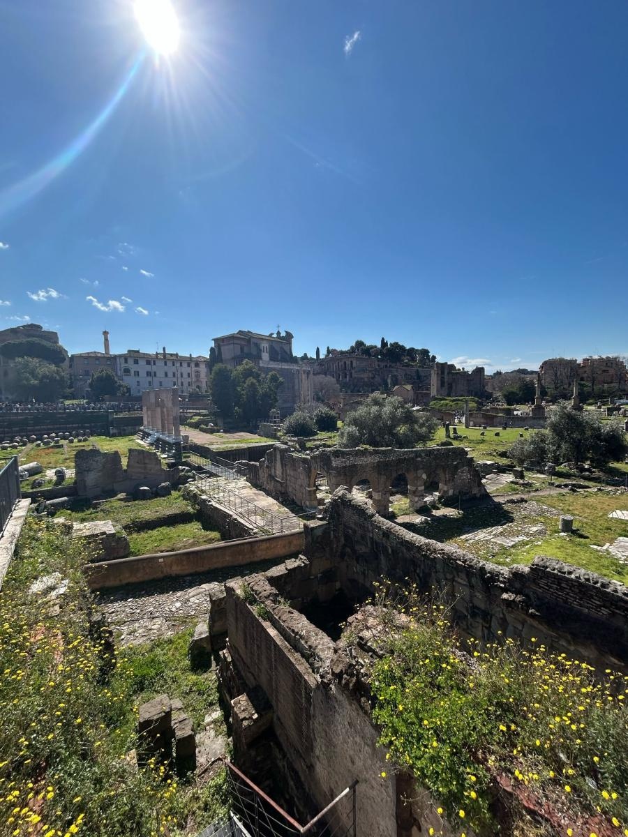 Zdjęcie w galerii na portalu naszraciborz.pl: Nauczycielka z rudnickiej szkoły przebiegła maraton w Rzymie wiadomości z regionu