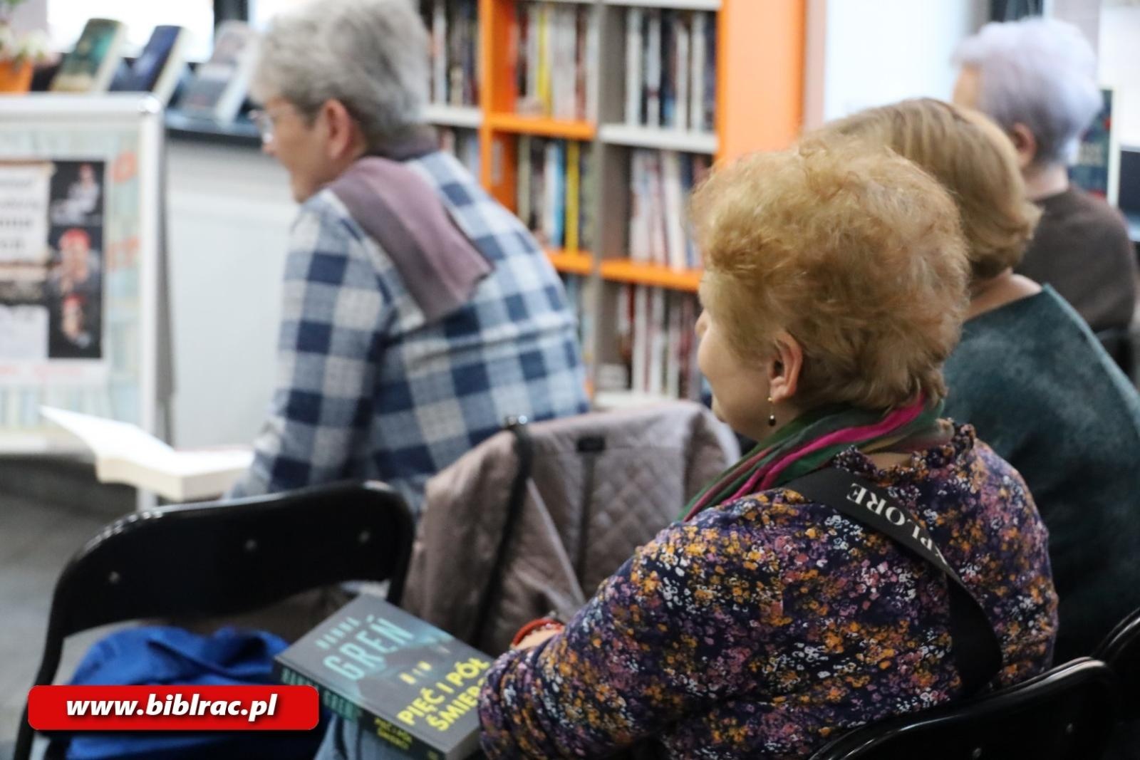 Zdjęcie w galerii na portalu naszraciborz.pl: Kryminał jest kobietą! Hanna Greń w bibliotece na Ostrogu wiadomości z regionu