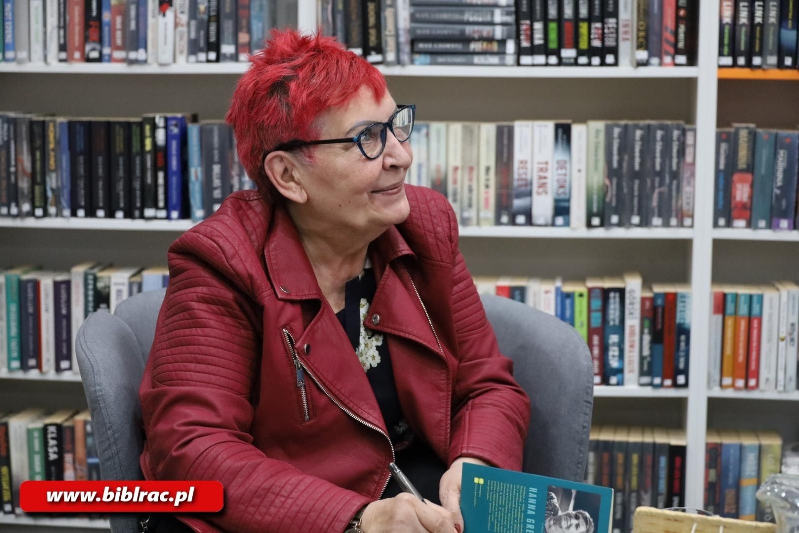 Zdjęcie w galerii na portalu naszraciborz.pl: Kryminał jest kobietą! Hanna Greń w bibliotece na Ostrogu wiadomości z regionu