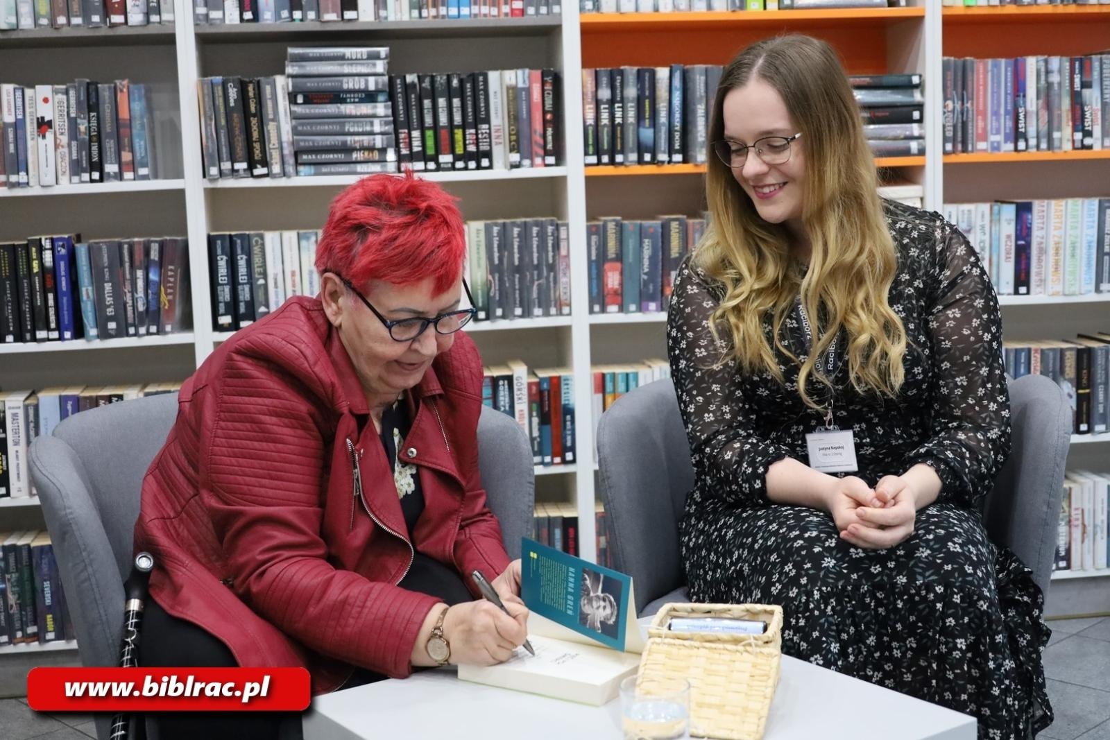Zdjęcie w galerii na portalu naszraciborz.pl: Kryminał jest kobietą! Hanna Greń w bibliotece na Ostrogu wiadomości z regionu