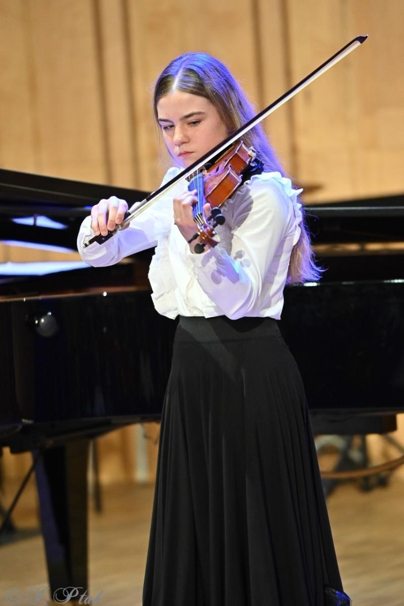 Zdjęcie w galerii na portalu naszraciborz.pl: Muzyczna podróż przez style i epoki. Koncert wiosenny w Państwowej Szkole Muzycznej w Raciborzu wiadomości z regionu