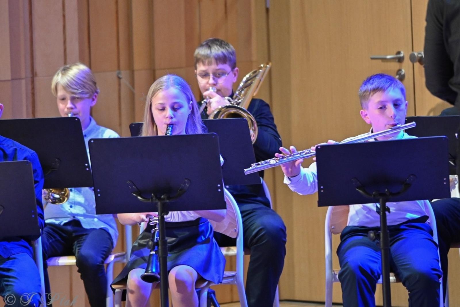 Zdjęcie w galerii na portalu naszraciborz.pl: Muzyczna podróż przez style i epoki. Koncert wiosenny w Państwowej Szkole Muzycznej w Raciborzu wiadomości z regionu