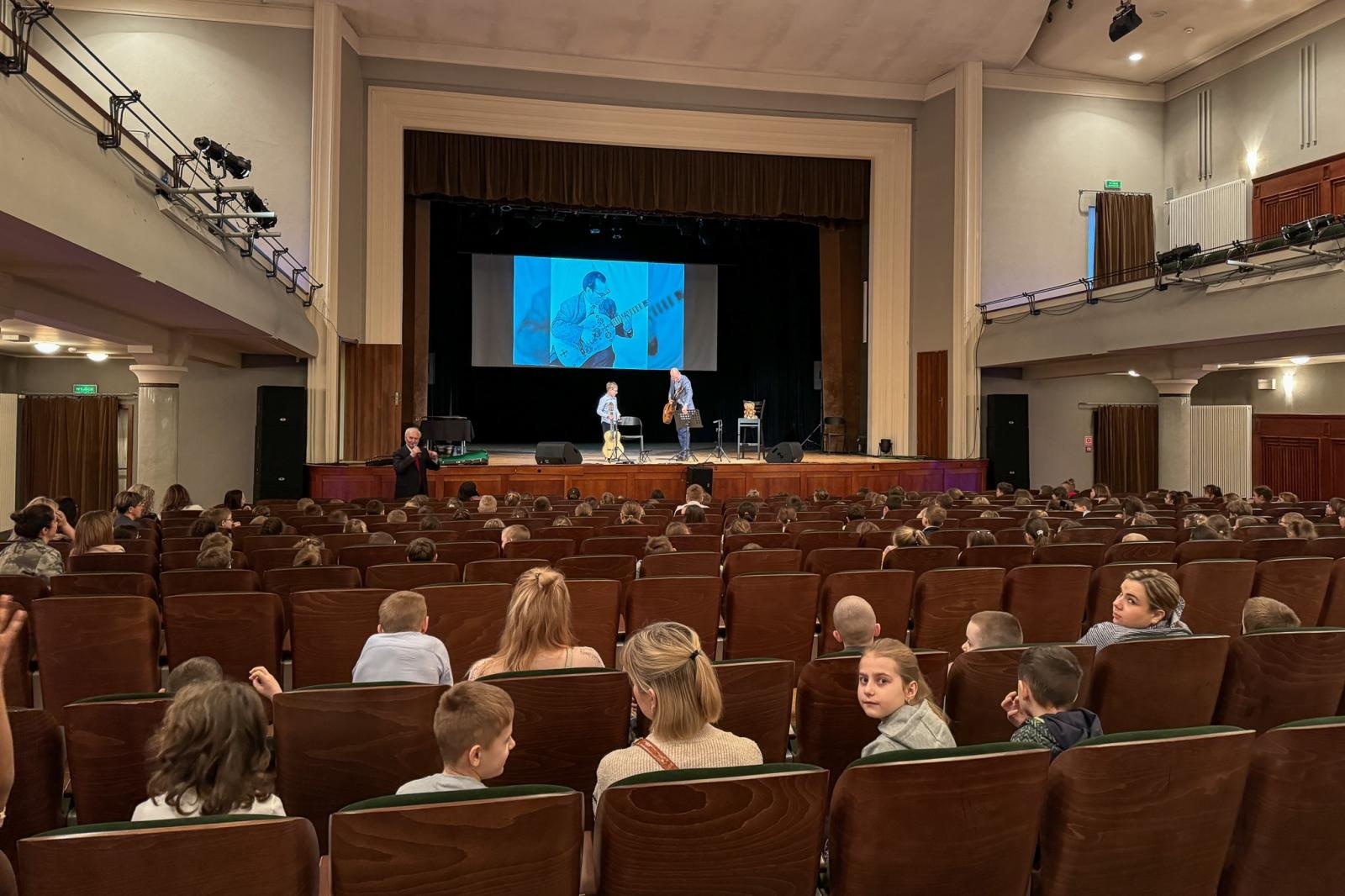 Zdjęcie w galerii na portalu naszraciborz.pl: RCK. Kolejne raciborskie spotkanie z muzyką i gitarą wiadomości z regionu