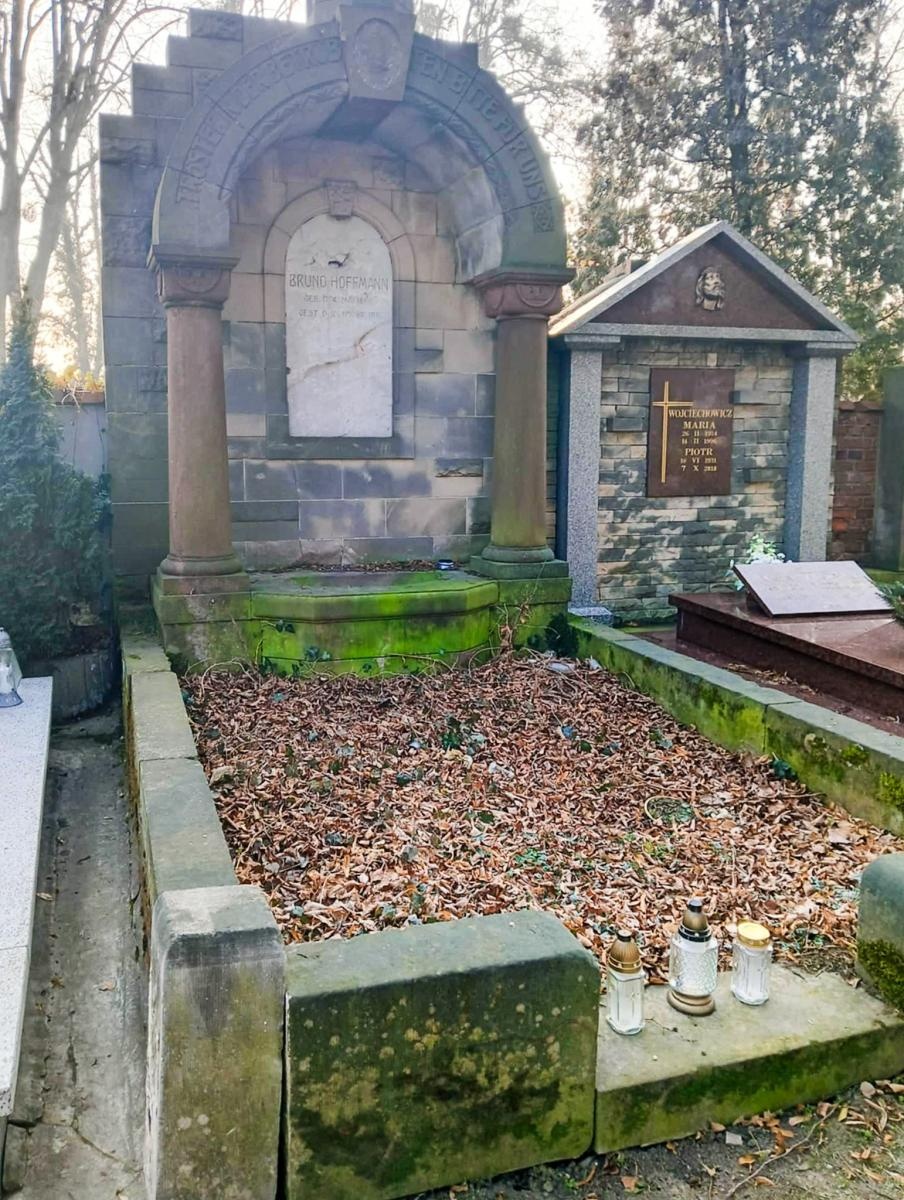 Zdjęcie w galerii na portalu naszraciborz.pl: Kolejny zabytek z cmentarza Jeruzalem uratowany wiadomości z regionu