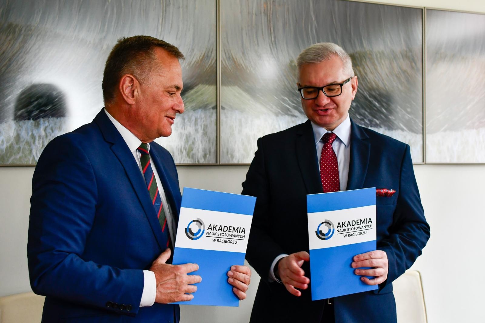 Zdjęcie w galerii na portalu naszraciborz.pl: Raciborska Akademia tętni życiem! Dzień Otwarty pełen pasji, nauki i nowoczesnej medycyny wiadomości z regionu