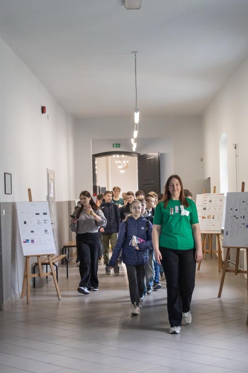 Zdjęcie w galerii na portalu naszraciborz.pl: Poznaj przyszłość z Ekonomikiem – warsztaty dla ósmoklasistów w ZSE wiadomości z regionu