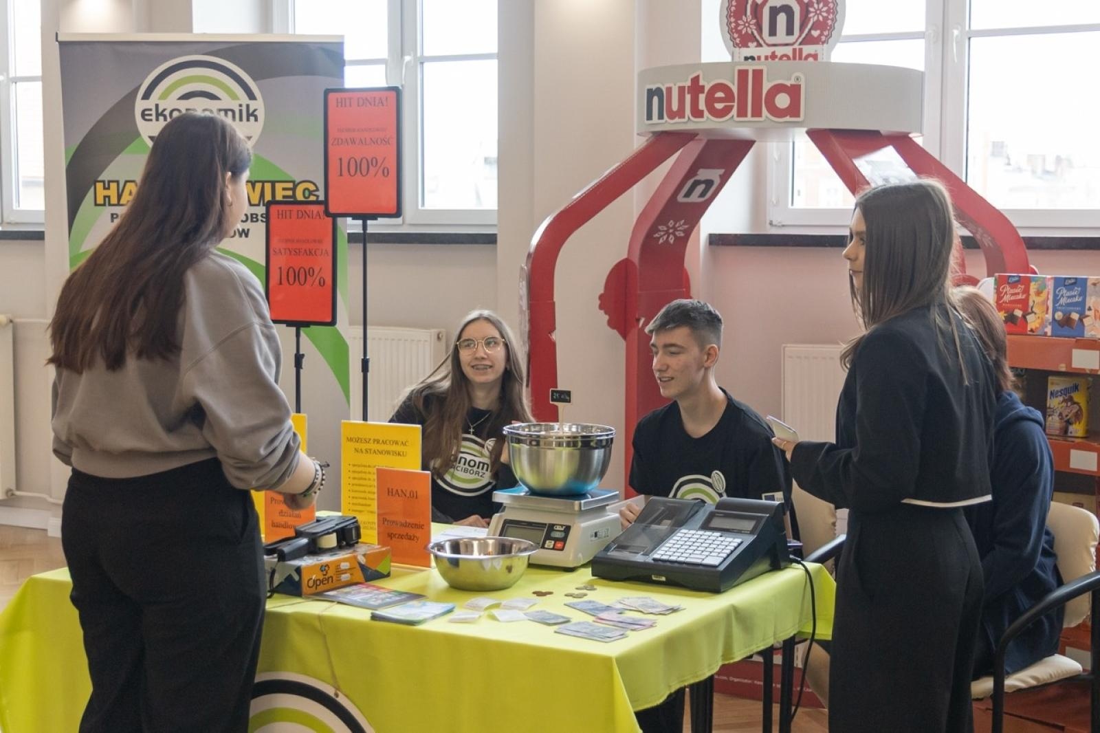 Zdjęcie w galerii na portalu naszraciborz.pl: Poznaj przyszłość z Ekonomikiem – warsztaty dla ósmoklasistów w ZSE wiadomości z regionu