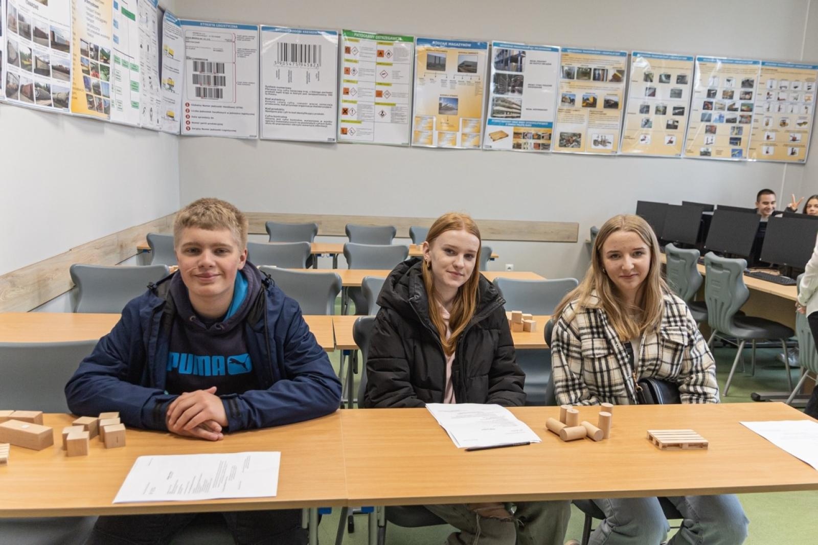 Zdjęcie w galerii na portalu naszraciborz.pl: Poznaj przyszłość z Ekonomikiem – warsztaty dla ósmoklasistów w ZSE wiadomości z regionu