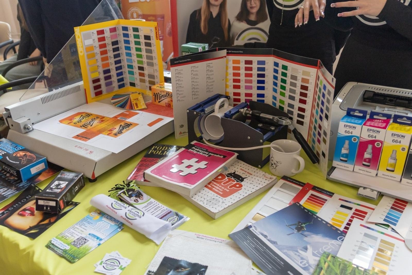 Zdjęcie w galerii na portalu naszraciborz.pl: Poznaj przyszłość z Ekonomikiem – warsztaty dla ósmoklasistów w ZSE wiadomości z regionu