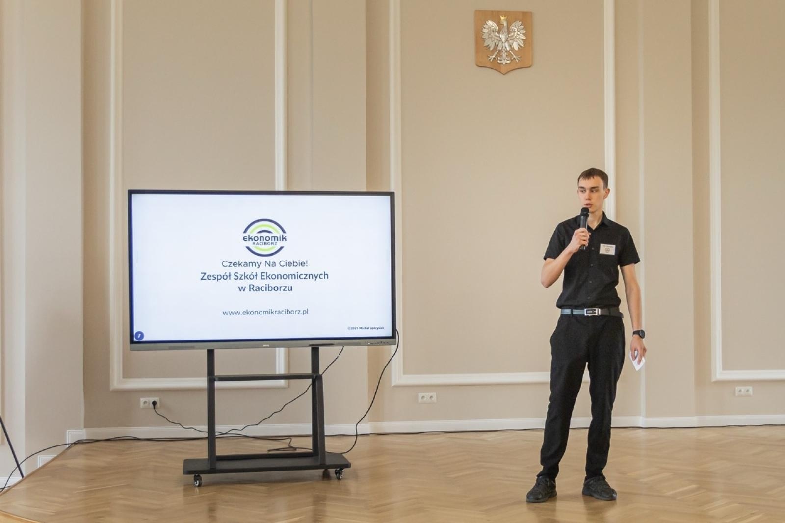 Zdjęcie w galerii na portalu naszraciborz.pl: Poznaj przyszłość z Ekonomikiem – warsztaty dla ósmoklasistów w ZSE wiadomości z regionu