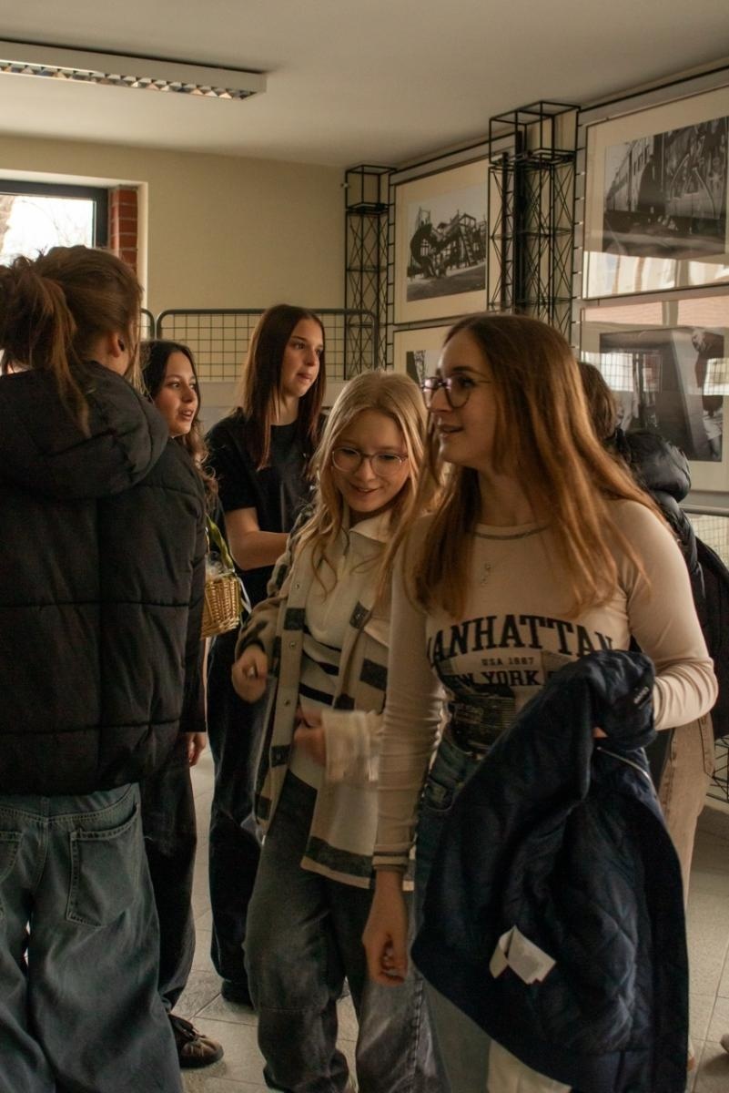 Zdjęcie w galerii na portalu naszraciborz.pl: Rodzina Kasprowicza. Dni otwarte w ZSO nr 1 wiadomości z regionu