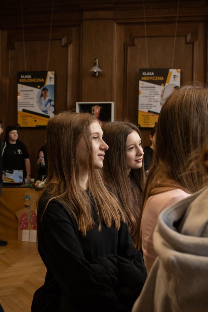 Zdjęcie w galerii na portalu naszraciborz.pl: Rodzina Kasprowicza. Dni otwarte w ZSO nr 1 wiadomości z regionu