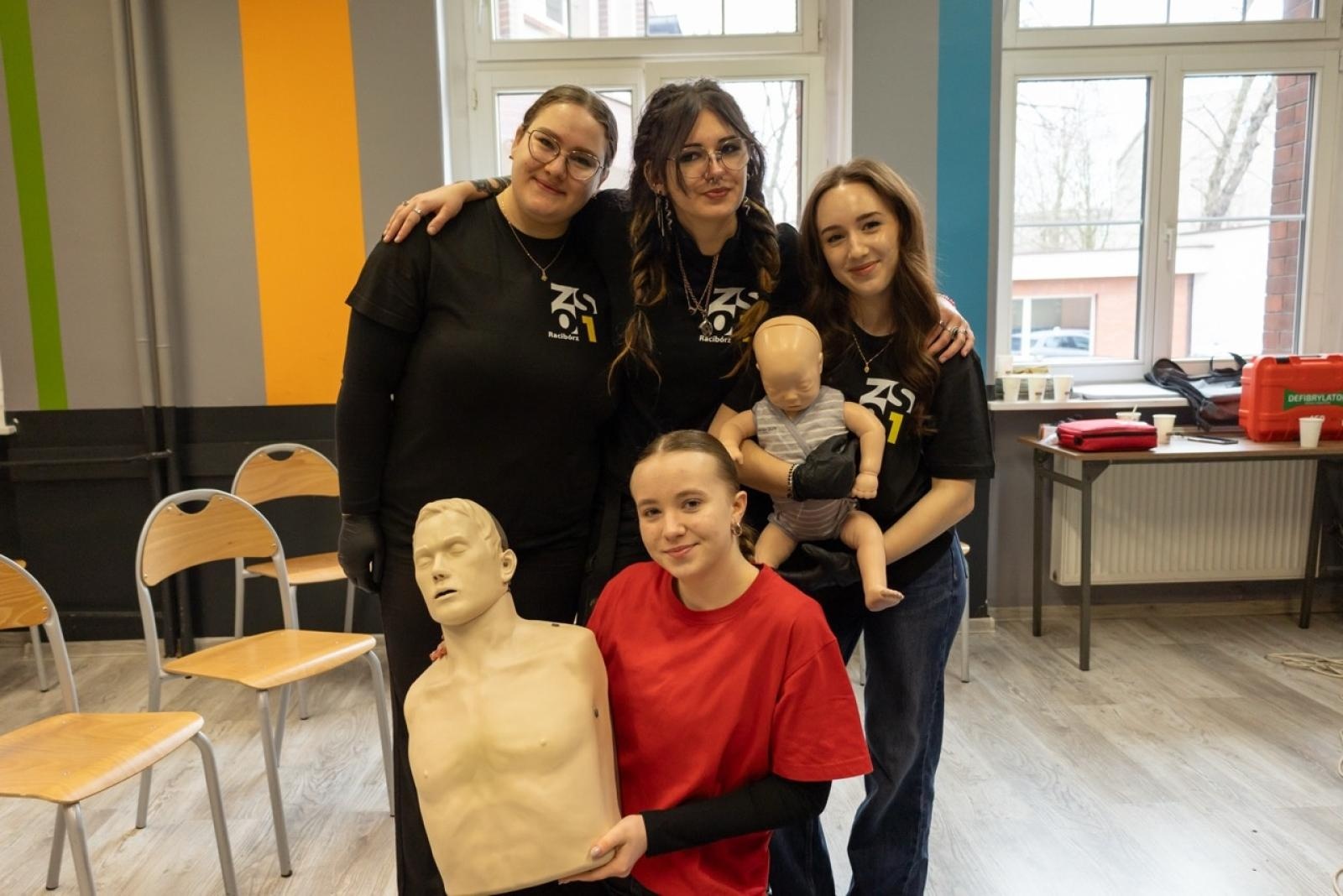 Zdjęcie w galerii na portalu naszraciborz.pl: Rodzina Kasprowicza. Dni otwarte w ZSO nr 1 wiadomości z regionu