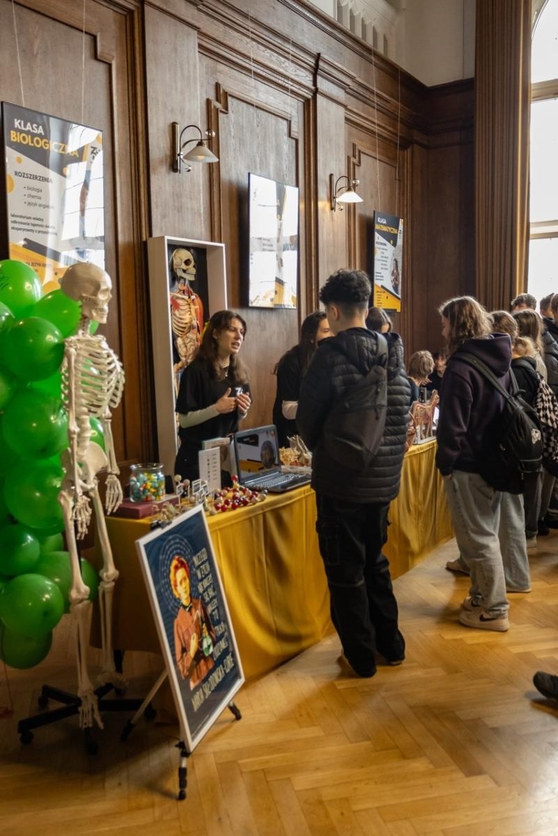 Zdjęcie w galerii na portalu naszraciborz.pl: Rodzina Kasprowicza. Dni otwarte w ZSO nr 1 wiadomości z regionu