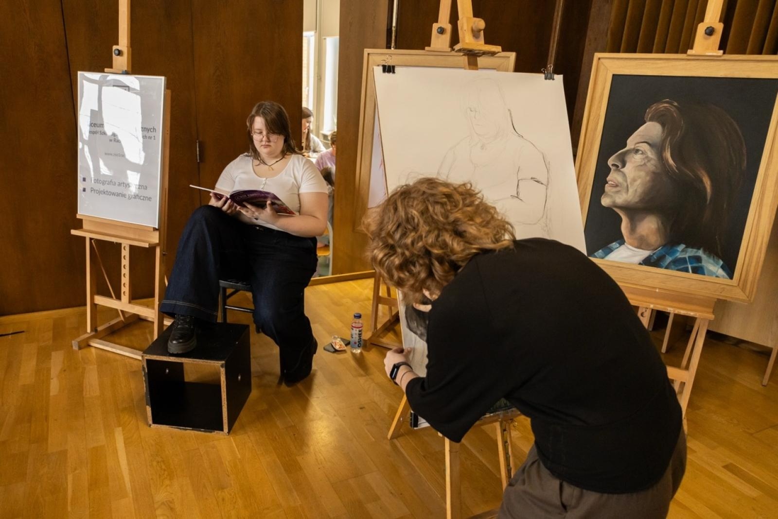 Zdjęcie w galerii na portalu naszraciborz.pl: Rodzina Kasprowicza. Dni otwarte w ZSO nr 1 wiadomości z regionu