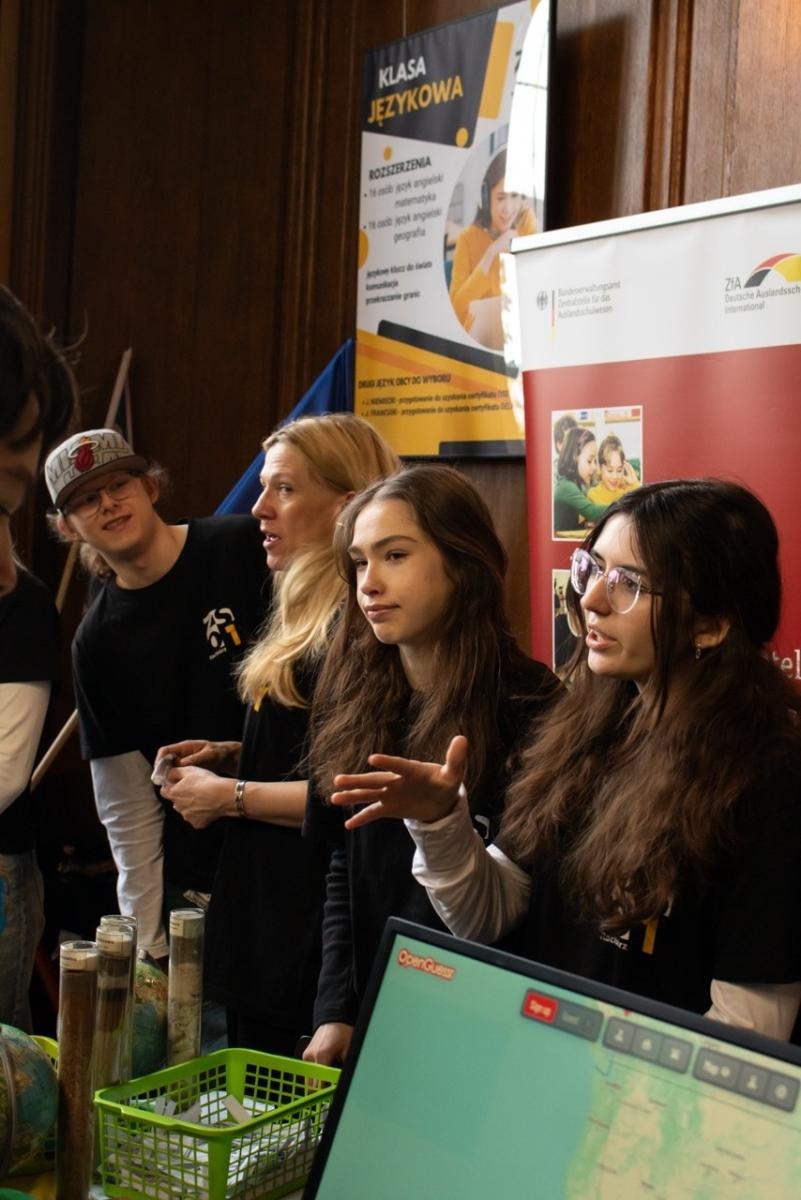 Zdjęcie w galerii na portalu naszraciborz.pl: Rodzina Kasprowicza. Dni otwarte w ZSO nr 1 wiadomości z regionu