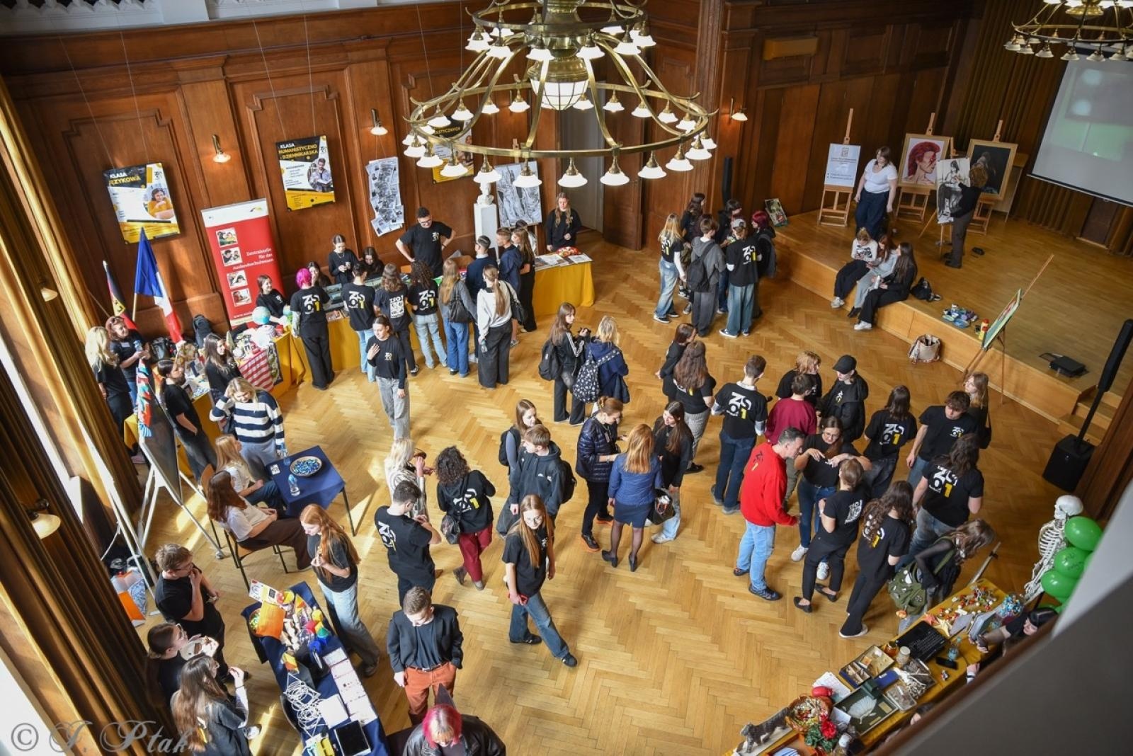 Zdjęcie w galerii na portalu naszraciborz.pl: Rodzina Kasprowicza. Dni otwarte w ZSO nr 1 wiadomości z regionu