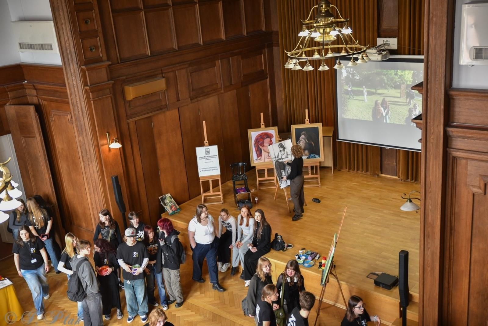 Zdjęcie w galerii na portalu naszraciborz.pl: Rodzina Kasprowicza. Dni otwarte w ZSO nr 1 wiadomości z regionu