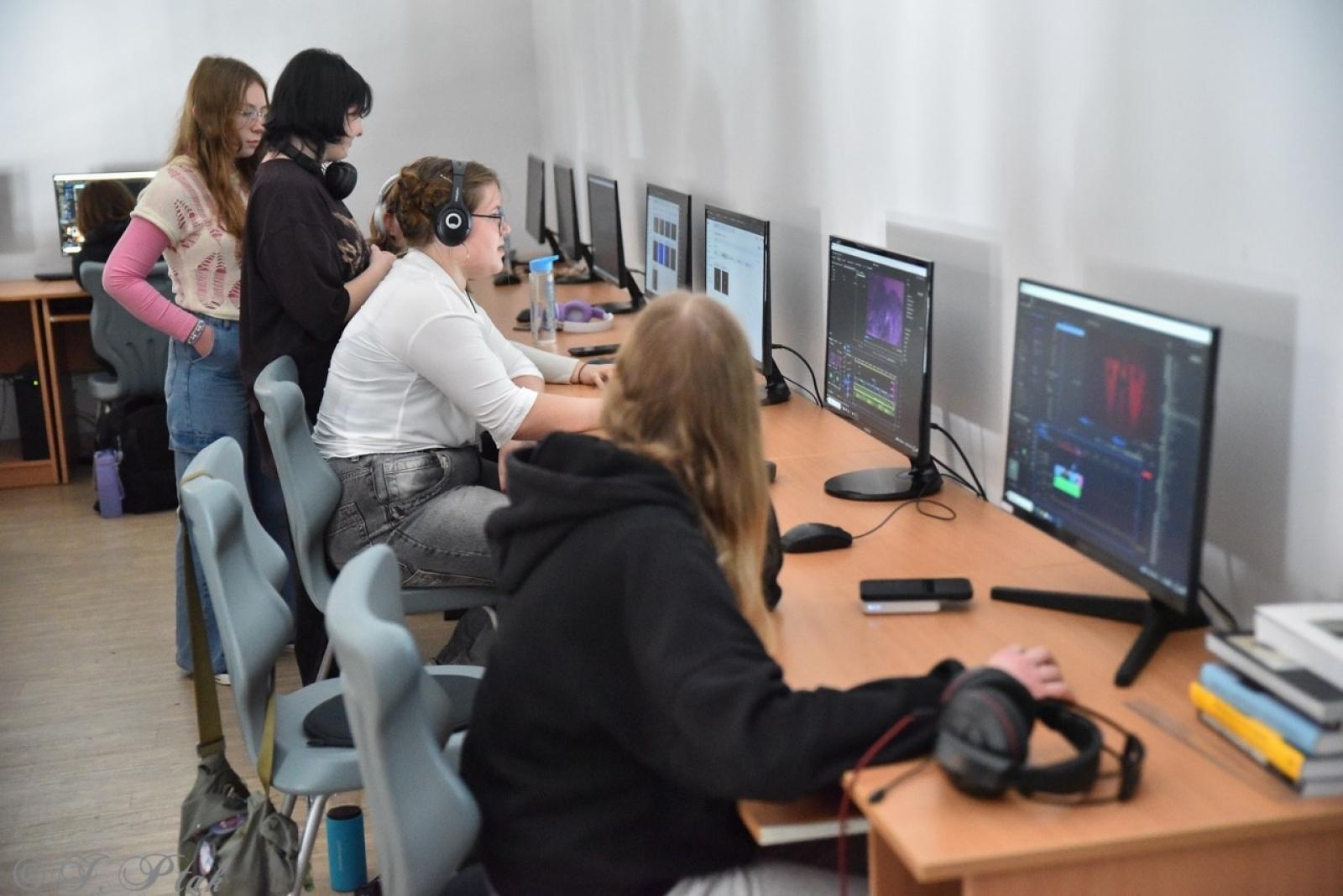 Zdjęcie w galerii na portalu naszraciborz.pl: Rodzina Kasprowicza. Dni otwarte w ZSO nr 1 wiadomości z regionu