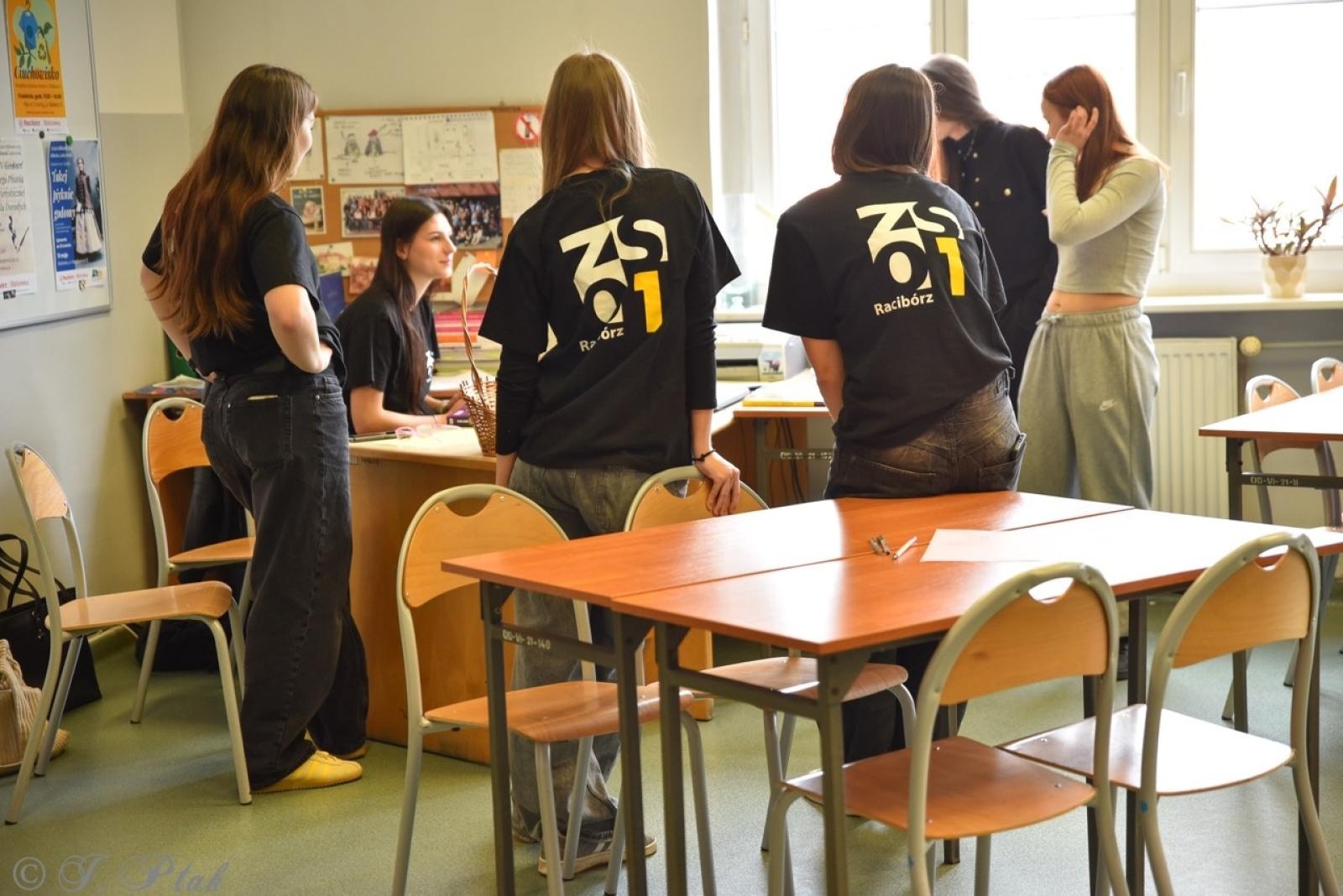 Zdjęcie w galerii na portalu naszraciborz.pl: Rodzina Kasprowicza. Dni otwarte w ZSO nr 1 wiadomości z regionu