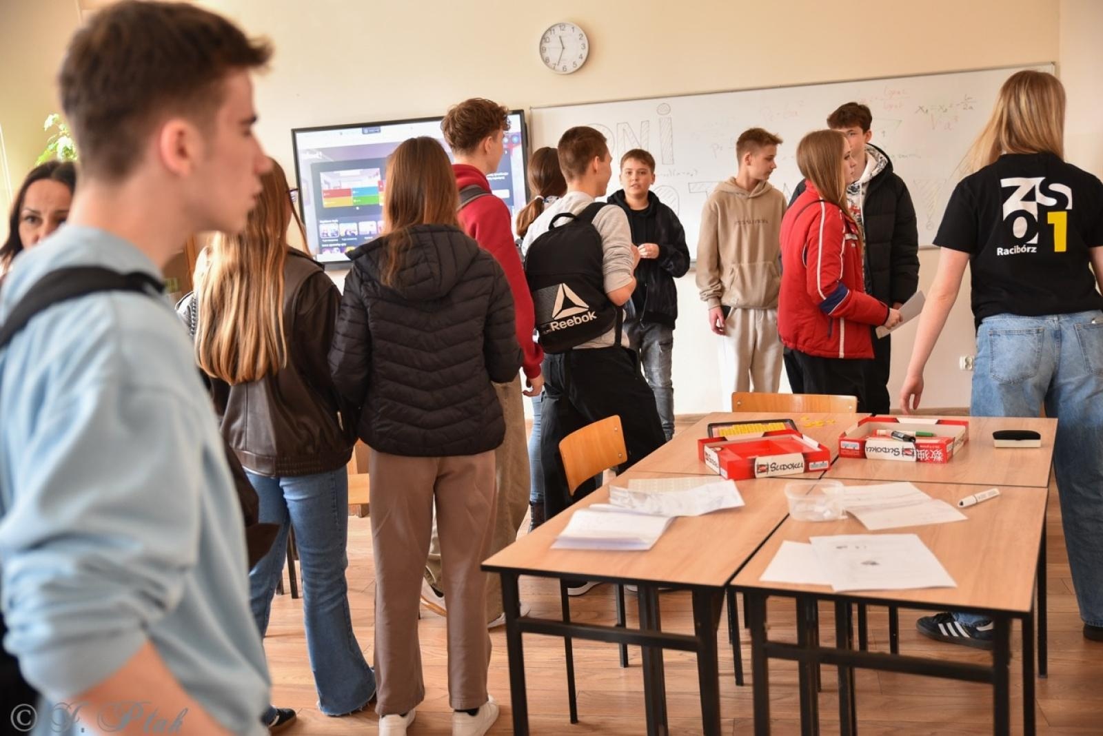 Zdjęcie w galerii na portalu naszraciborz.pl: Rodzina Kasprowicza. Dni otwarte w ZSO nr 1 wiadomości z regionu