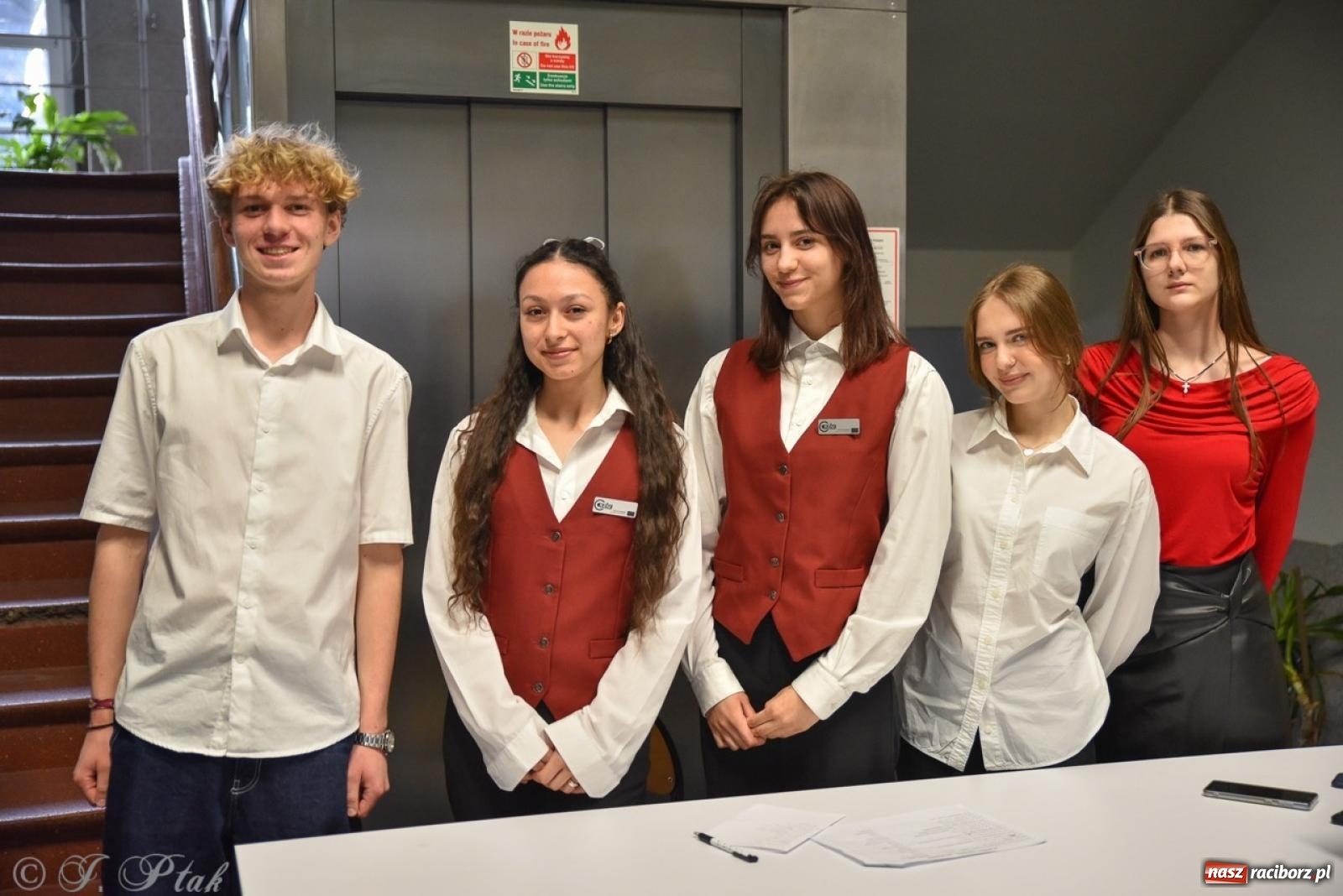 Zdjęcie w galerii na portalu naszraciborz.pl: Budują, projektują, gotują i dbają o urodę. Dzień otwartu w CKZiU nr 1 wiadomości z regionu