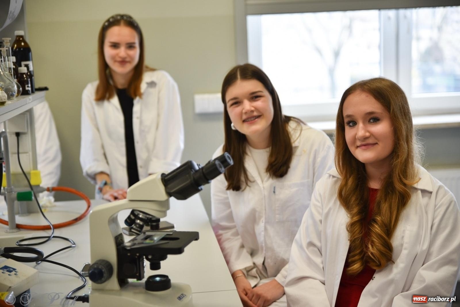 Zdjęcie w galerii na portalu naszraciborz.pl: Budują, projektują, gotują i dbają o urodę. Dzień otwartu w CKZiU nr 1 wiadomości z regionu