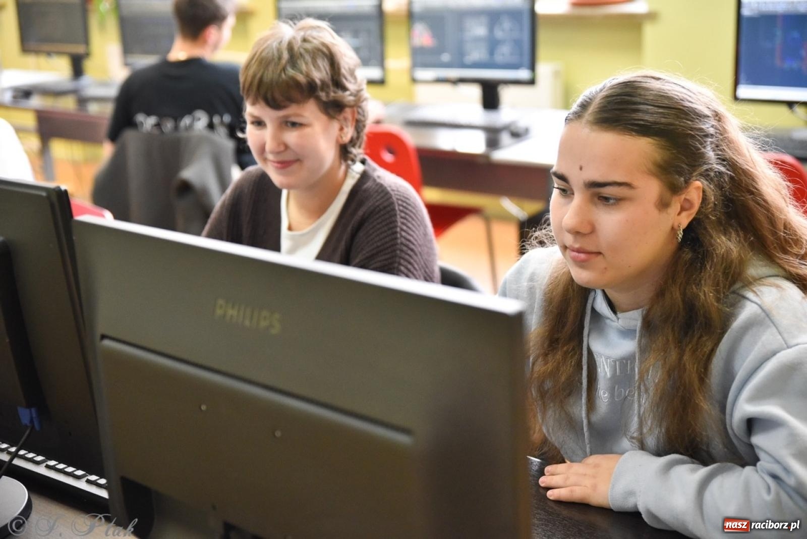 Zdjęcie w galerii na portalu naszraciborz.pl: Budują, projektują, gotują i dbają o urodę. Dzień otwartu w CKZiU nr 1 wiadomości z regionu