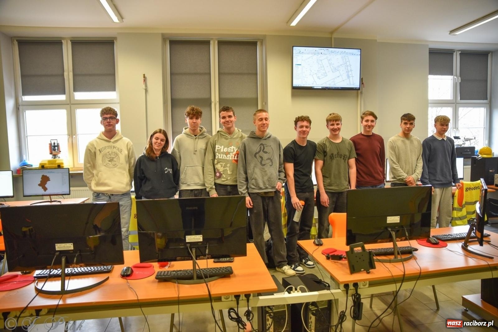 Zdjęcie w galerii na portalu naszraciborz.pl: Budują, projektują, gotują i dbają o urodę. Dzień otwartu w CKZiU nr 1 wiadomości z regionu