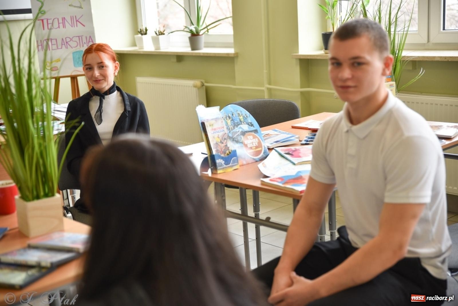 Zdjęcie w galerii na portalu naszraciborz.pl: Budują, projektują, gotują i dbają o urodę. Dzień otwartu w CKZiU nr 1 wiadomości z regionu