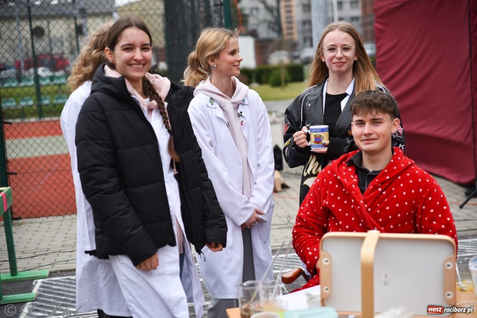 Zdjęcie w galerii na portalu naszraciborz.pl: Budują, projektują, gotują i dbają o urodę. Dzień otwartu w CKZiU nr 1 wiadomości z regionu