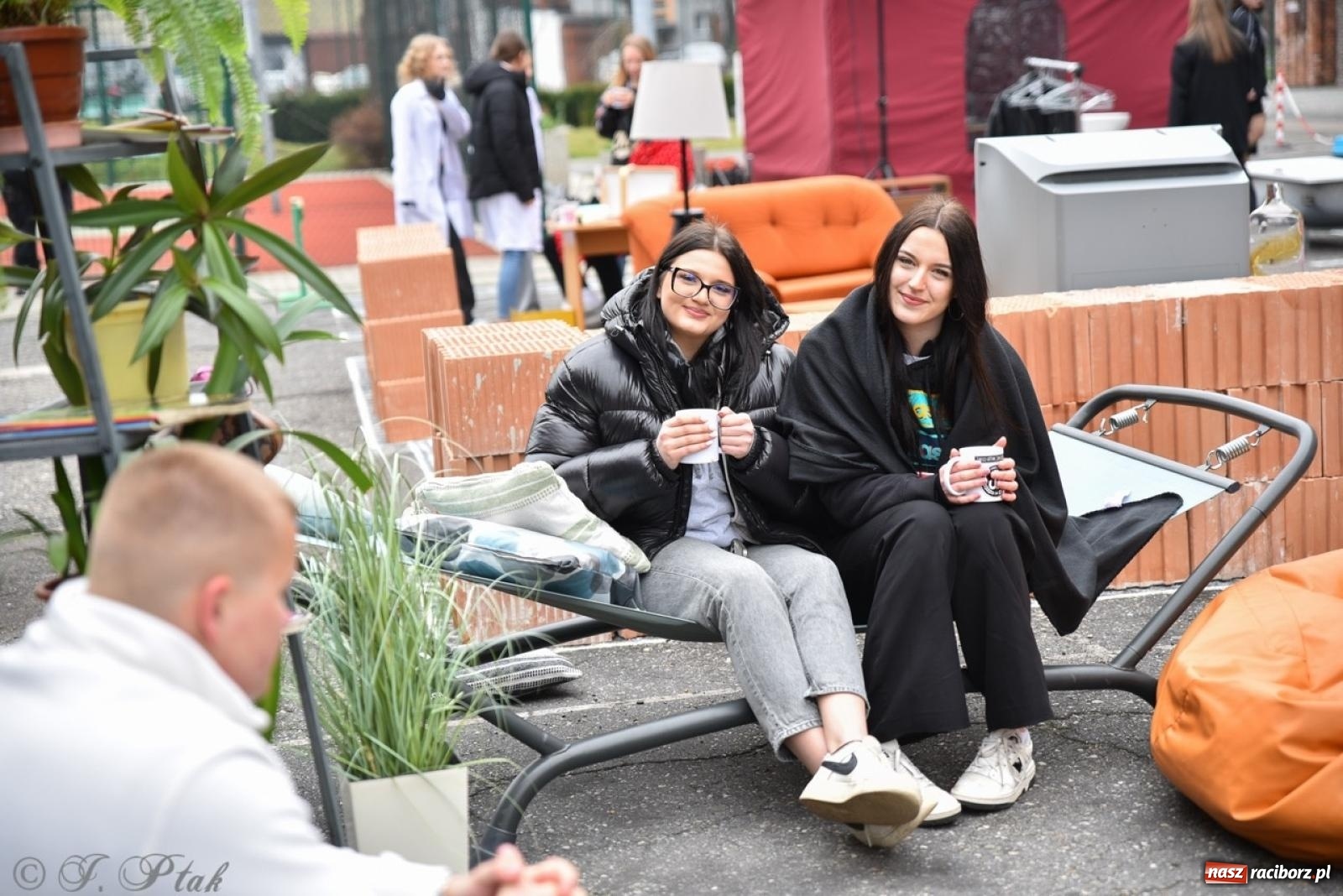 Zdjęcie w galerii na portalu naszraciborz.pl: Budują, projektują, gotują i dbają o urodę. Dzień otwartu w CKZiU nr 1 wiadomości z regionu