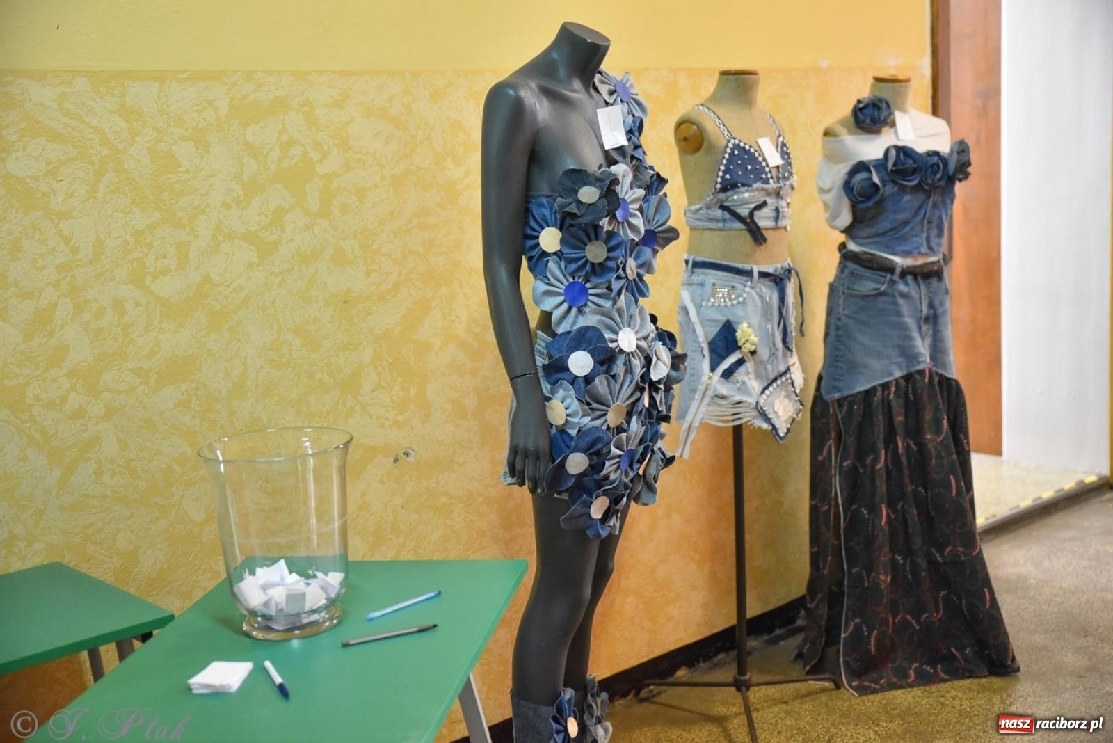 Zdjęcie w galerii na portalu naszraciborz.pl: Budują, projektują, gotują i dbają o urodę. Dzień otwartu w CKZiU nr 1 wiadomości z regionu