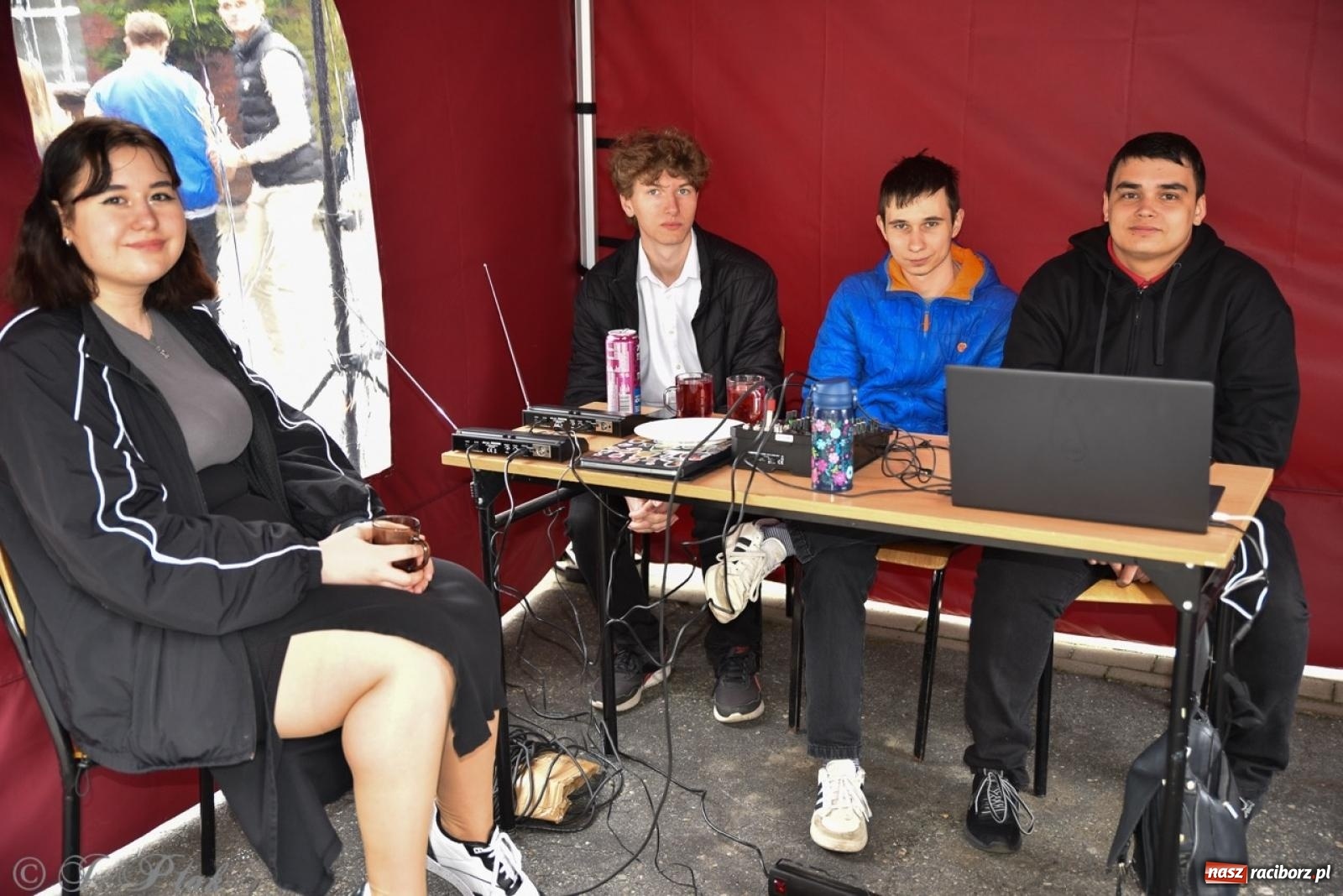 Zdjęcie w galerii na portalu naszraciborz.pl: Budują, projektują, gotują i dbają o urodę. Dzień otwartu w CKZiU nr 1 wiadomości z regionu