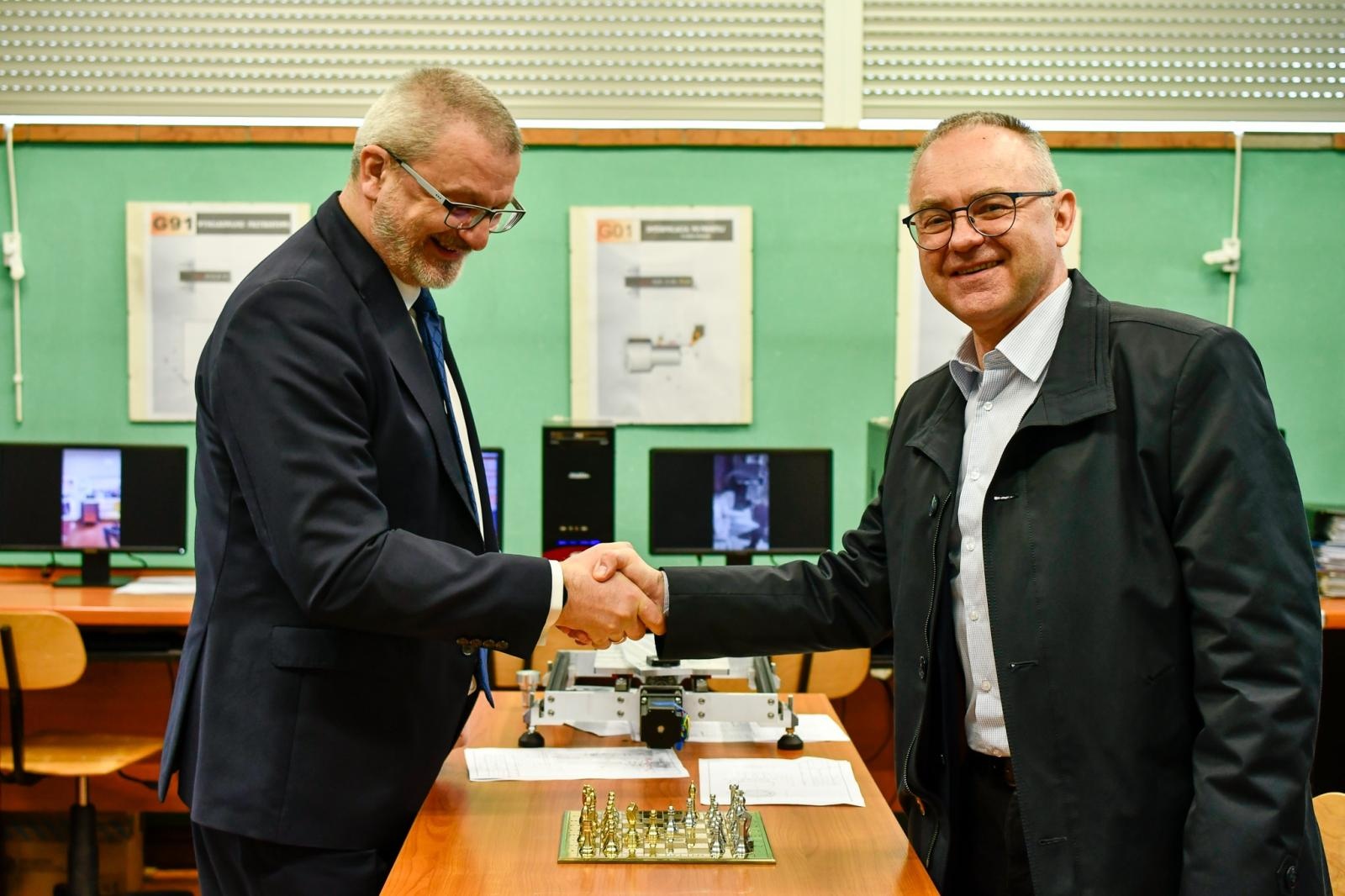 Zdjęcie w galerii na portalu naszraciborz.pl: Politechnika nad Odrą chwali się pracowniami. Dzień otwarty w Mechaniku [FOTO i WIDEO] wiadomości z regionu