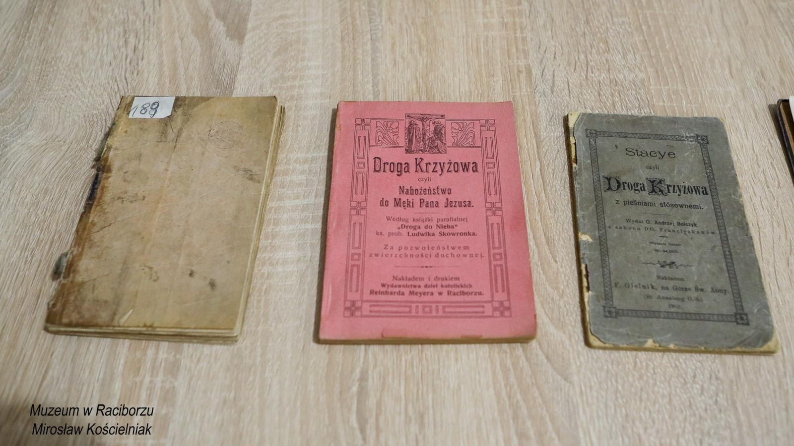 Zdjęcie w galerii na portalu naszraciborz.pl: Historia męki Chrystusa w sztuce ludowej. Spotkanie w raciborskim Muzeum wiadomości z regionu