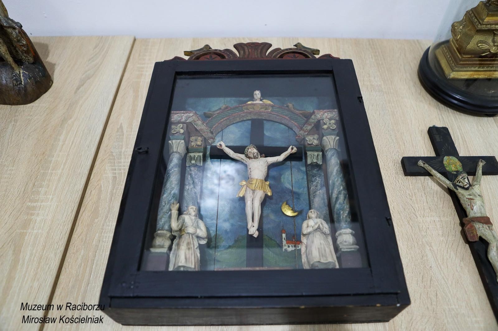 Zdjęcie w galerii na portalu naszraciborz.pl: Historia męki Chrystusa w sztuce ludowej. Spotkanie w raciborskim Muzeum wiadomości z regionu