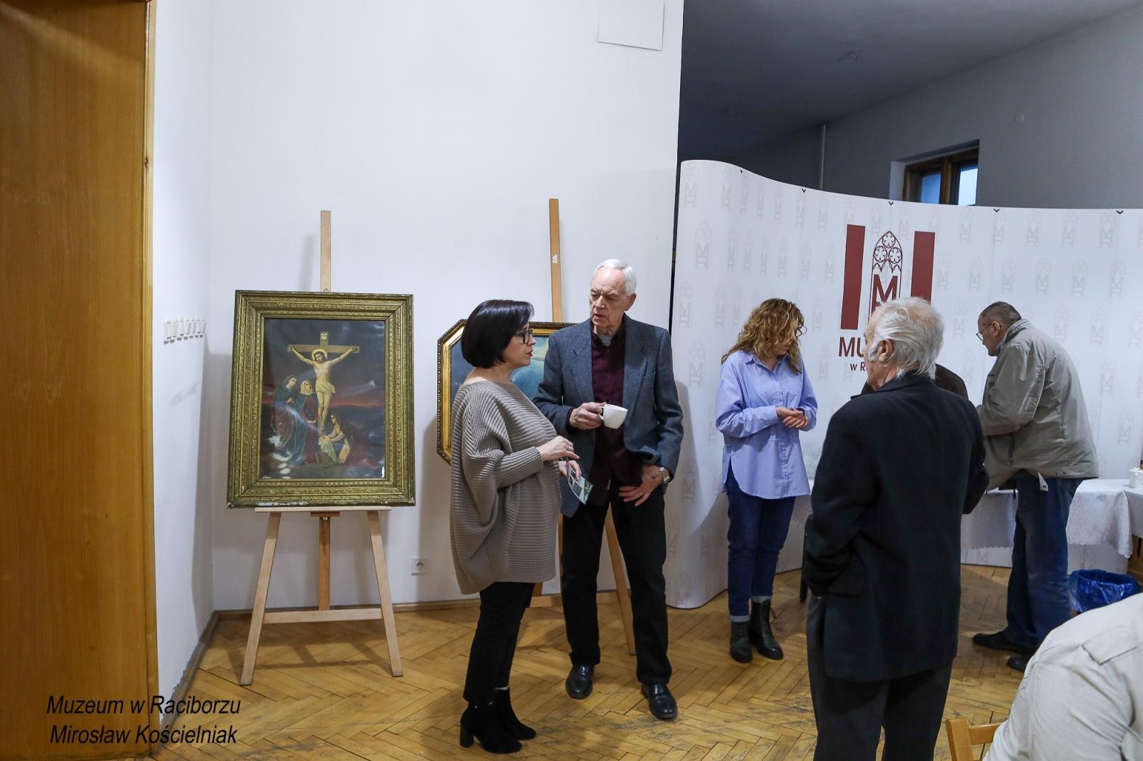 Zdjęcie w galerii na portalu naszraciborz.pl: Historia męki Chrystusa w sztuce ludowej. Spotkanie w raciborskim Muzeum wiadomości z regionu