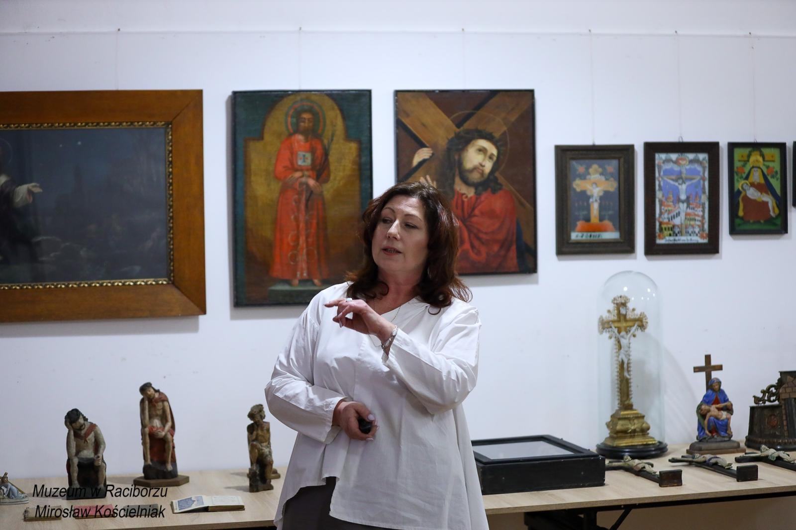Zdjęcie w galerii na portalu naszraciborz.pl: Historia męki Chrystusa w sztuce ludowej. Spotkanie w raciborskim Muzeum wiadomości z regionu
