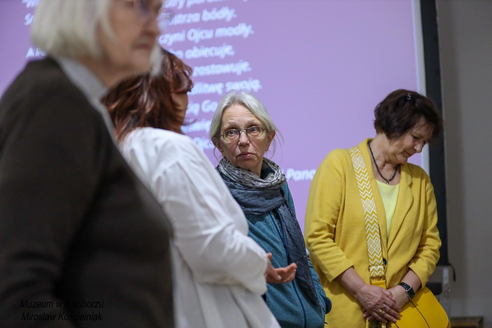 Zdjęcie w galerii na portalu naszraciborz.pl: Historia męki Chrystusa w sztuce ludowej. Spotkanie w raciborskim Muzeum wiadomości z regionu
